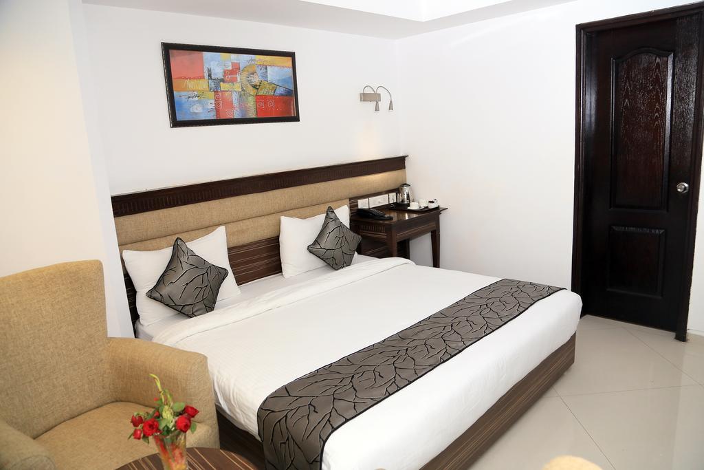 Hotel The Grand Radiant Lucknow