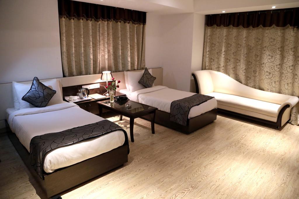 The Grand Radiant 3* Lucknow