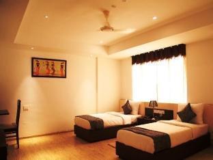 Hotel The Grand Radiant Lucknow